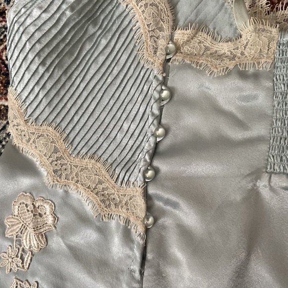 Guess Los Angeles XS beautiful lace silky top adjustable straps - Picture 6 of 6